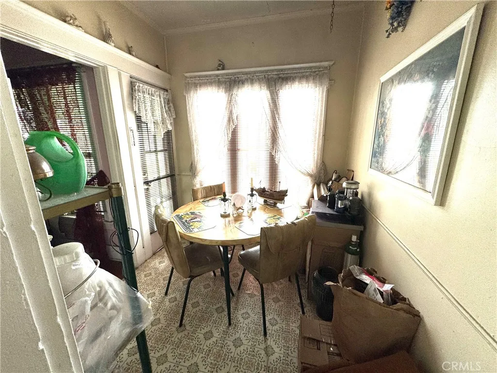 3940 S Wilton Place, Los Angeles, California 90062 home-pic-6